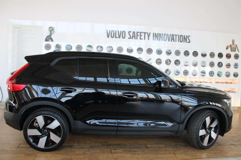 Photo 3 of 20