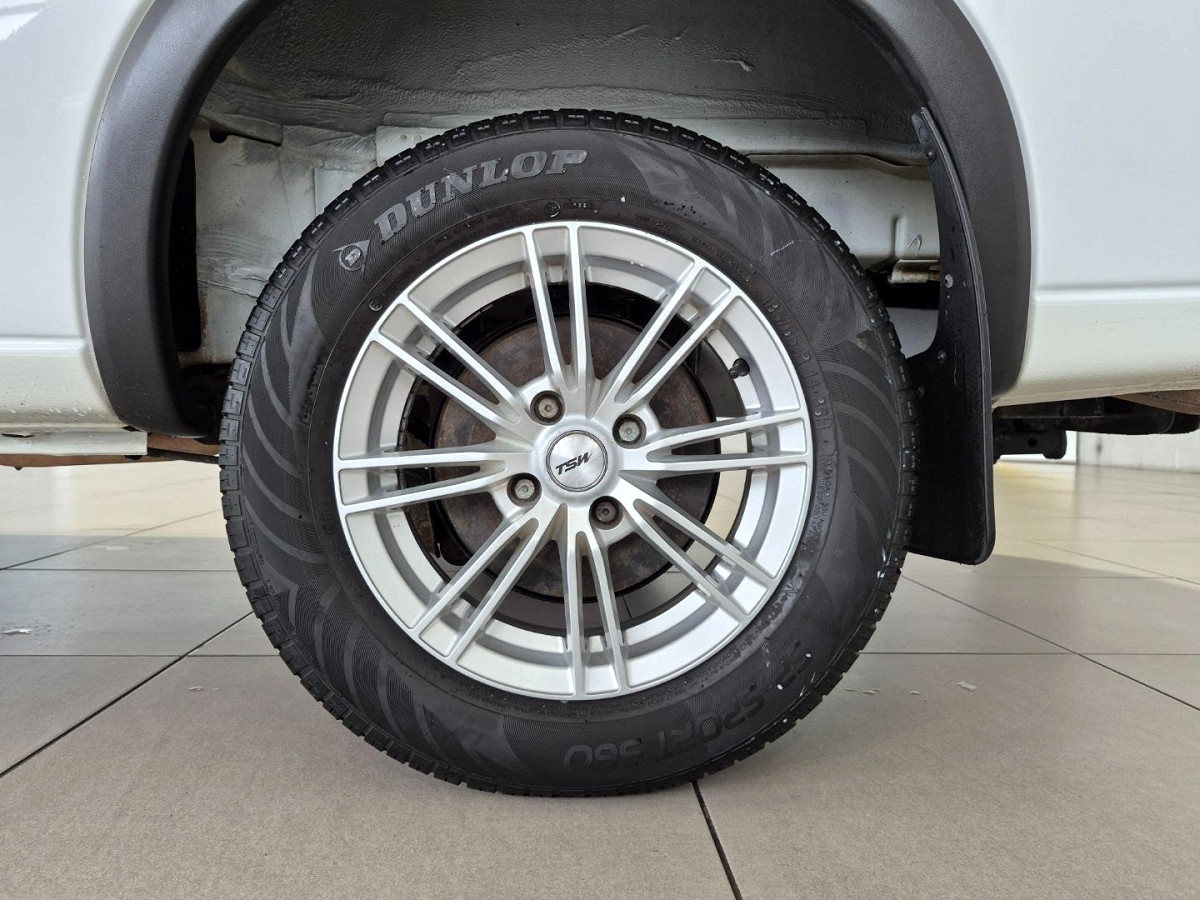 Photo 10 of 28