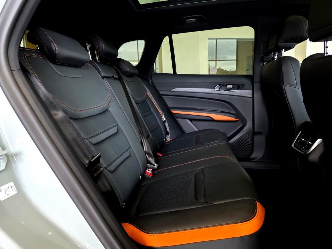 Photo 24 of 28