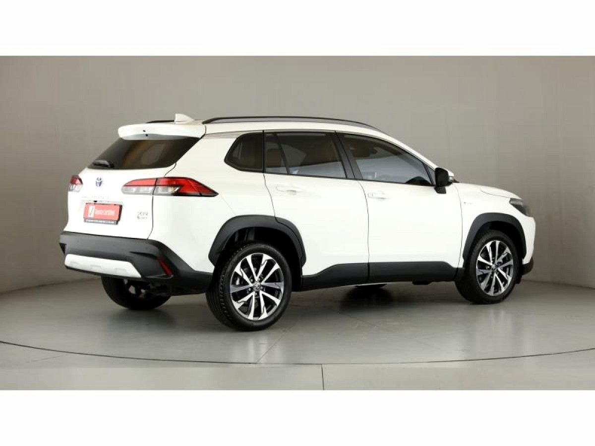 Photo 4 of 28