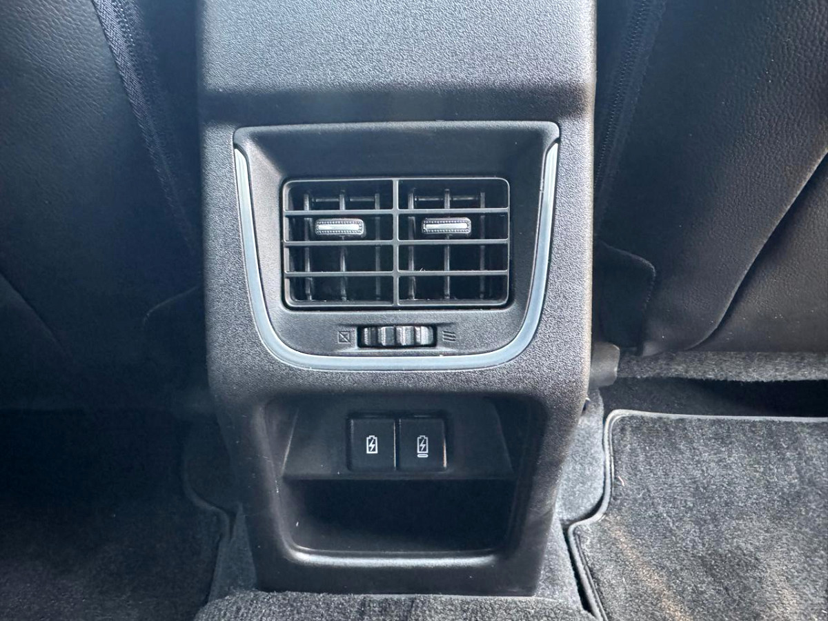 Photo 17 of 21